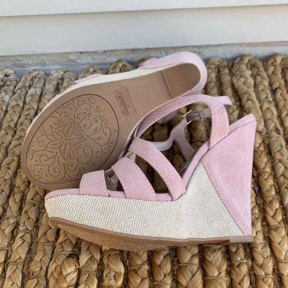Qupid Pink Wedges - Picture 7 of 7